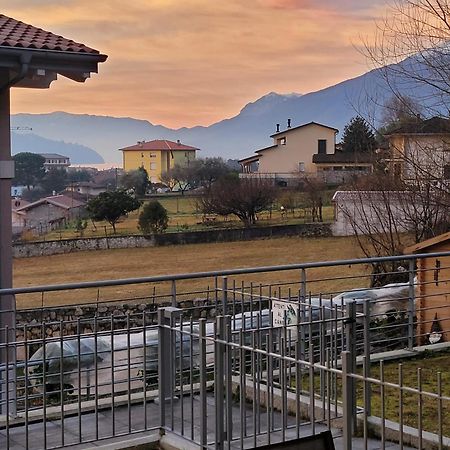 Lago-Apartment Midy, Sfeervol, Zwembad, Airco Domaso Kültér fotó