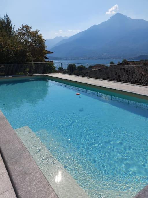 Lago-Apartment Midy, Sfeervol, Zwembad, Airco Domaso Kültér fotó