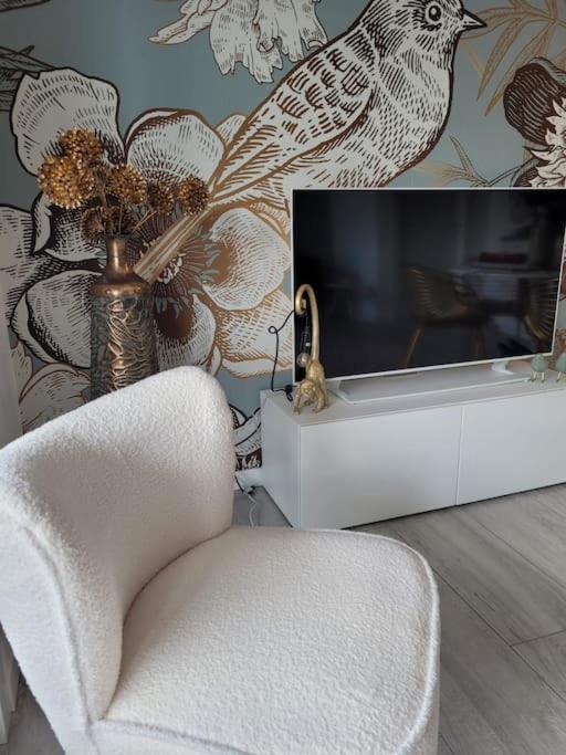 Lago-Apartment Midy, Sfeervol, Zwembad, Airco Domaso Kültér fotó