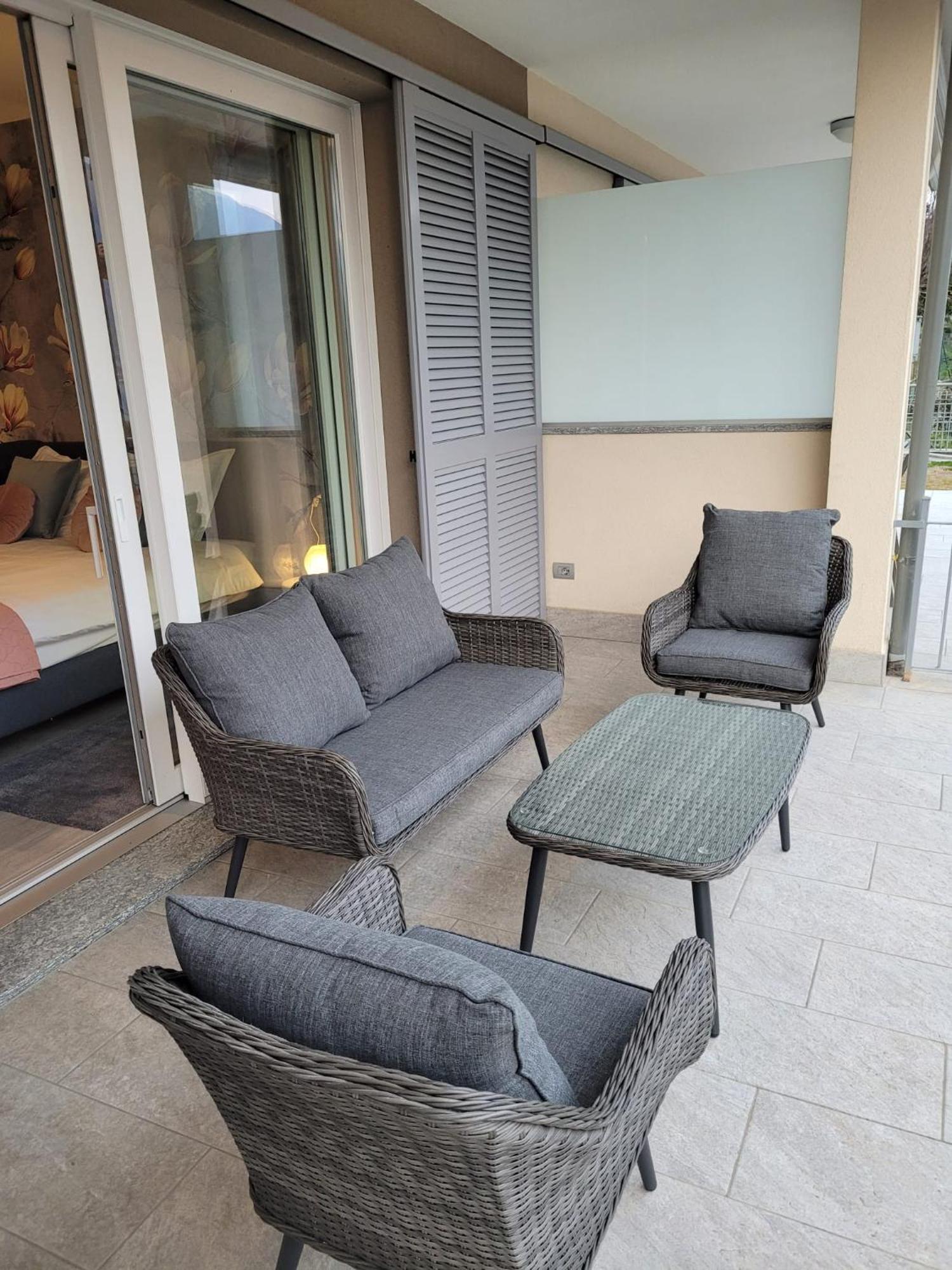 Lago-Apartment Midy, Sfeervol, Zwembad, Airco Domaso Kültér fotó